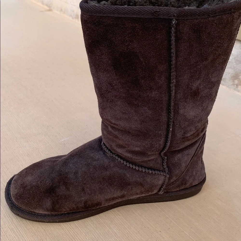 Bremby womens brown boots suede sheepskin boots size W10 cozy winter casual